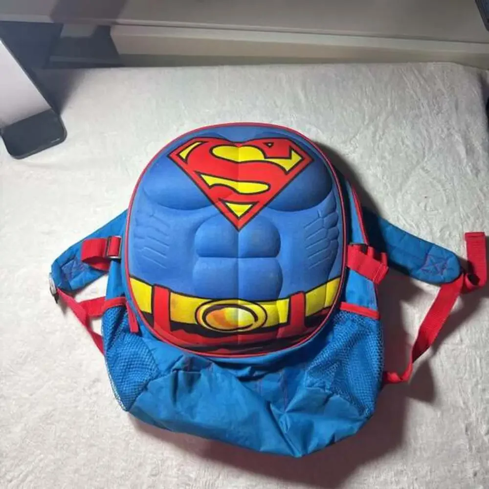 Unisex Superman Chest 16